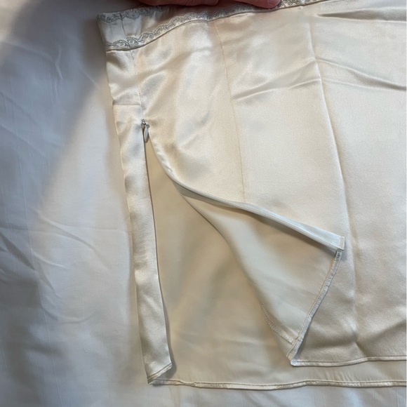 Beautiful Silk and Pearl blouse - Picture 5 of 5